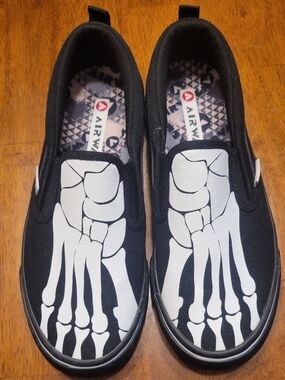Airwalk Skeleton Slip On Shoes Kids Size 5 Black Skull Graphic Sneakers